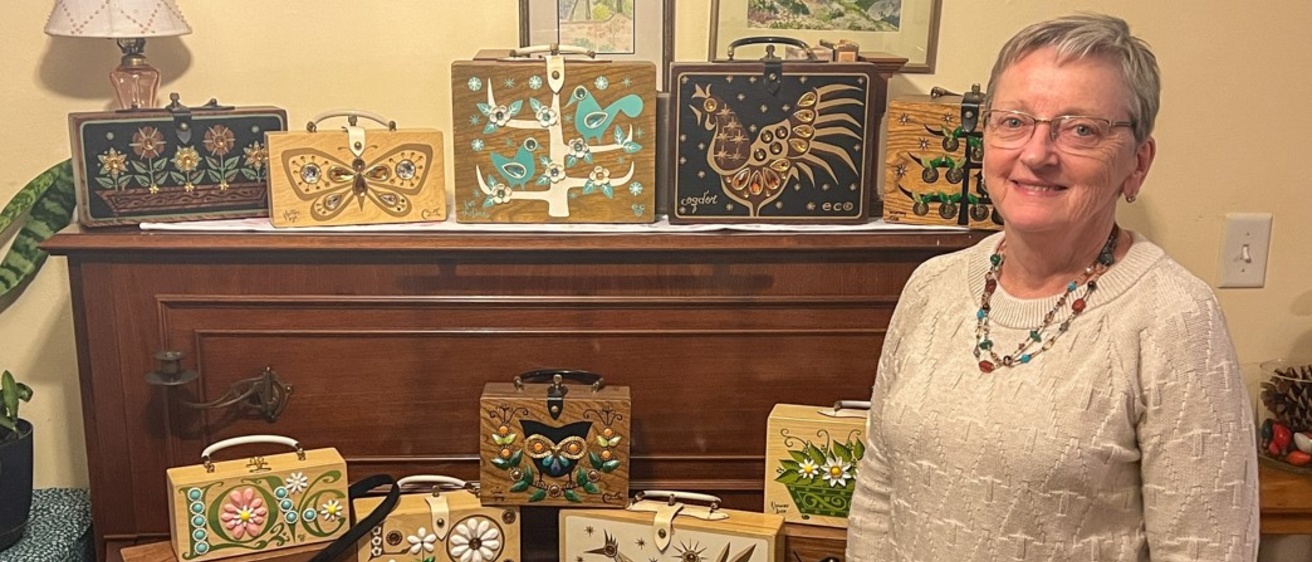 エニッドコリンズ◆MeadowSong✴︎1960‘s◆Enid Collins◆ Vintage 1960s Enid Collins Box Purse Flower Power Collins of